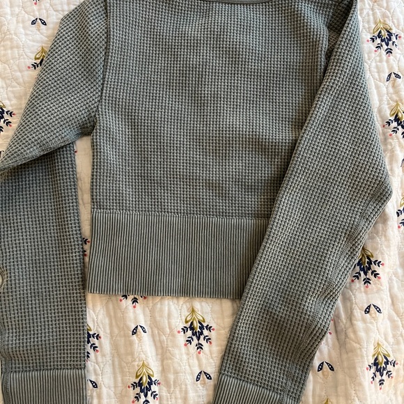 XS Offline by Arrie cropped waffle top. - Picture 3 of 4